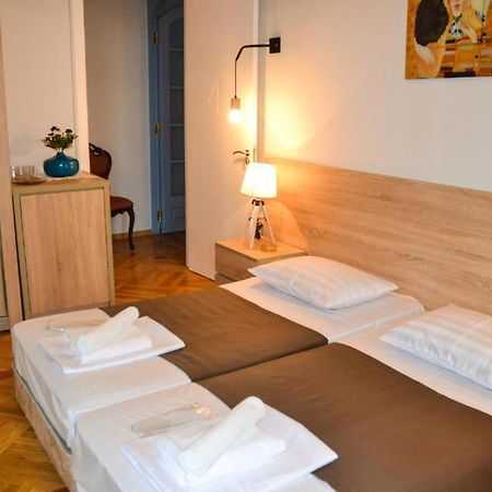 Piccolo Hotel Vake Tbilisi Ngoại thất bức ảnh