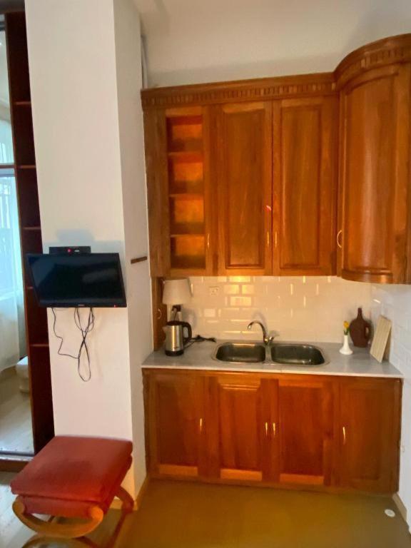 Piccolo Hotel Vake Tbilisi Ngoại thất bức ảnh
